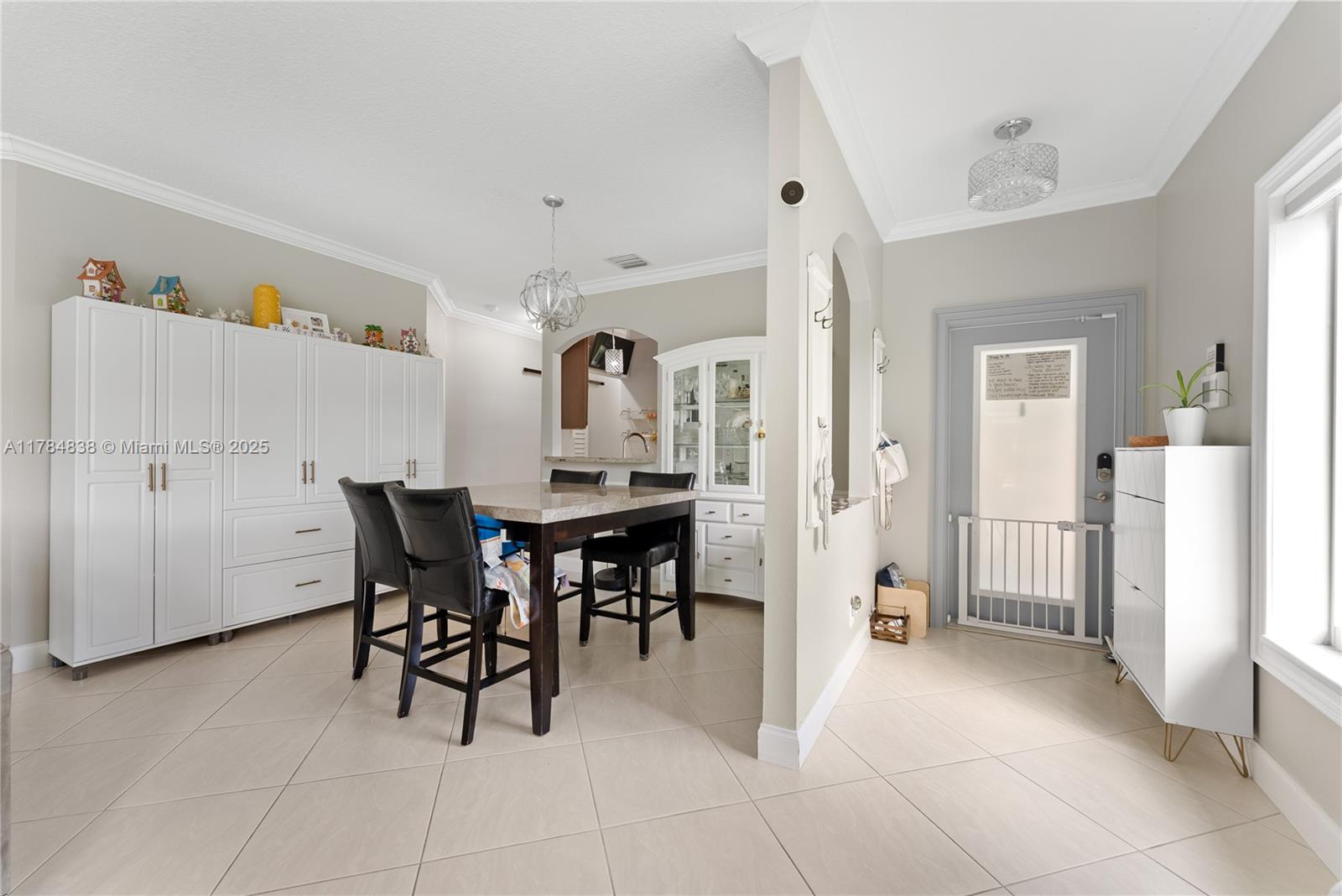 1070 SW 42nd Ter