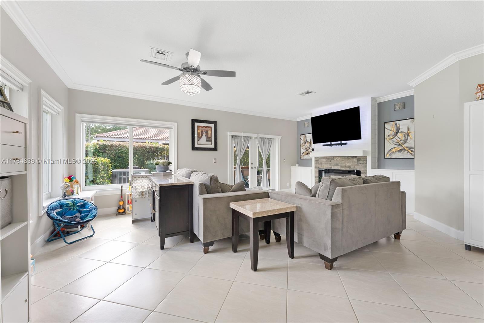 1070 SW 42nd Ter