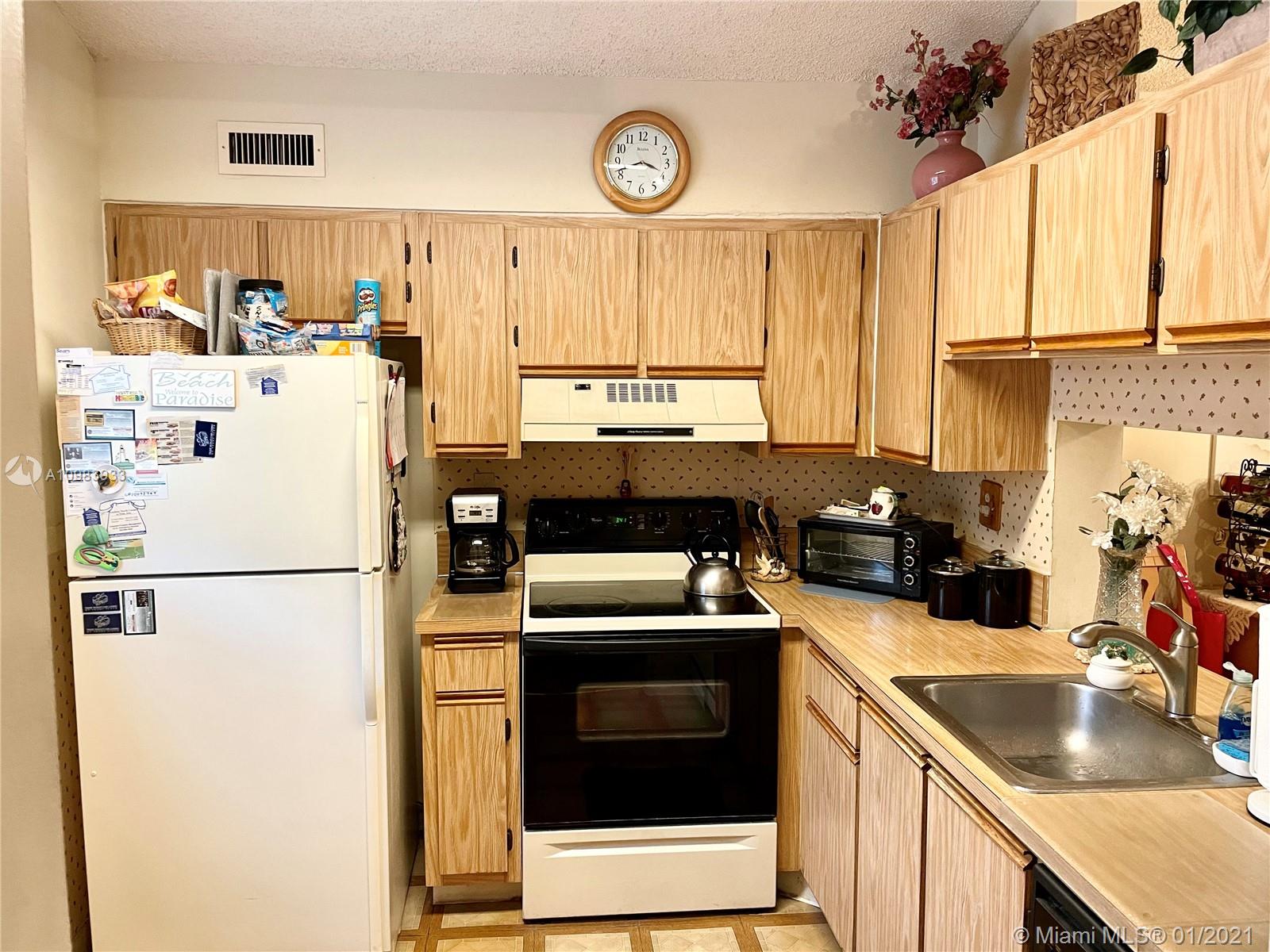 GARDENS NORTH 9 CONDO - Residential