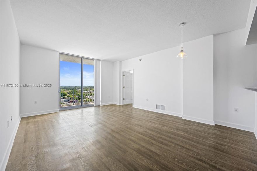 Beautiful and bright 2 Bed / 2 Bath Residence with high ceilings, a desirable split floor plan, and in-unit washer & dryer. Perfectly located in the heart of Hollywood—just steps to shops, dining, and only 5 minutes from the beach. Vacant and ready for immediate move-in! Enjoy resort-style living with premium amenities including a sparkling pool, relaxing hot tub, fully equipped gym, valet service, and 24/7 concierge. Easy to show—schedule your tour today!