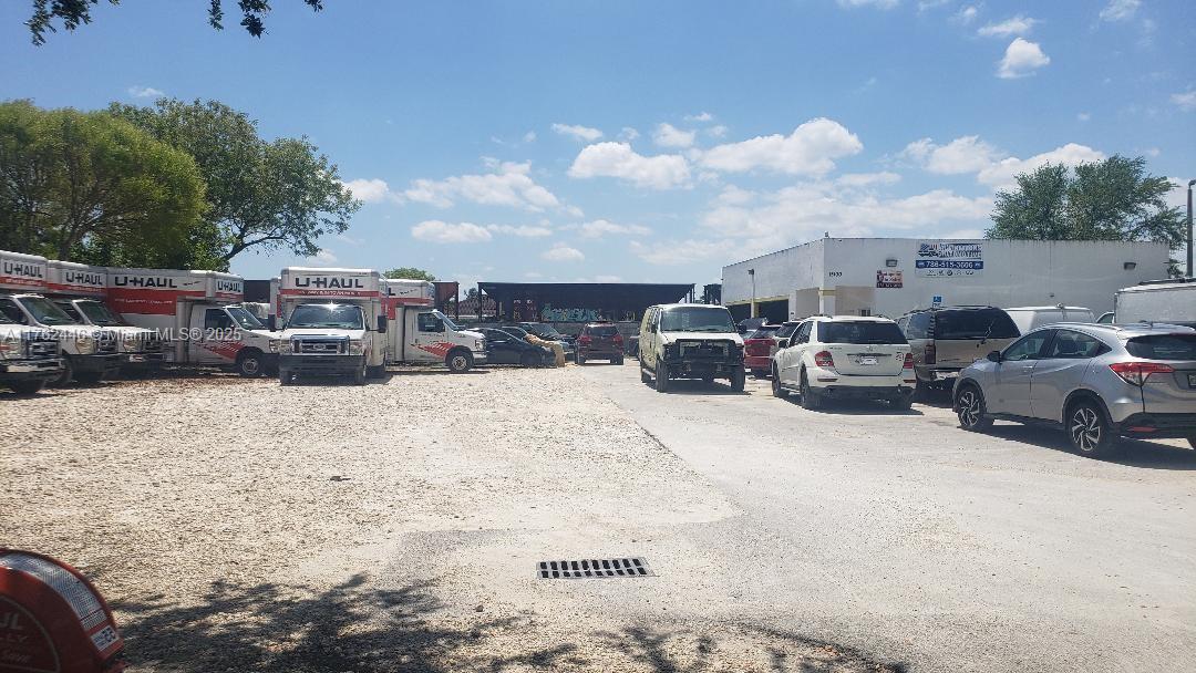 Don't miss this great opportunity for invest in Miami!!! A prime location behind Tamiami Airport and commercialized 137th Ave. This property is located in the subdivision Tamiami Gefen Industrial Park, with a lot size 0.5628 acres/24.515sqft and a Warehouse 2058sqft, office space and 1 bathroom. CBS construction, 2 dock doors. Light standard 15ft, Paving- asphalt, Chain-link Fence 6-7 ft high.
Text or call listing agent to request more information or to schedule an appointment. Property will be available for showing from April 1st.