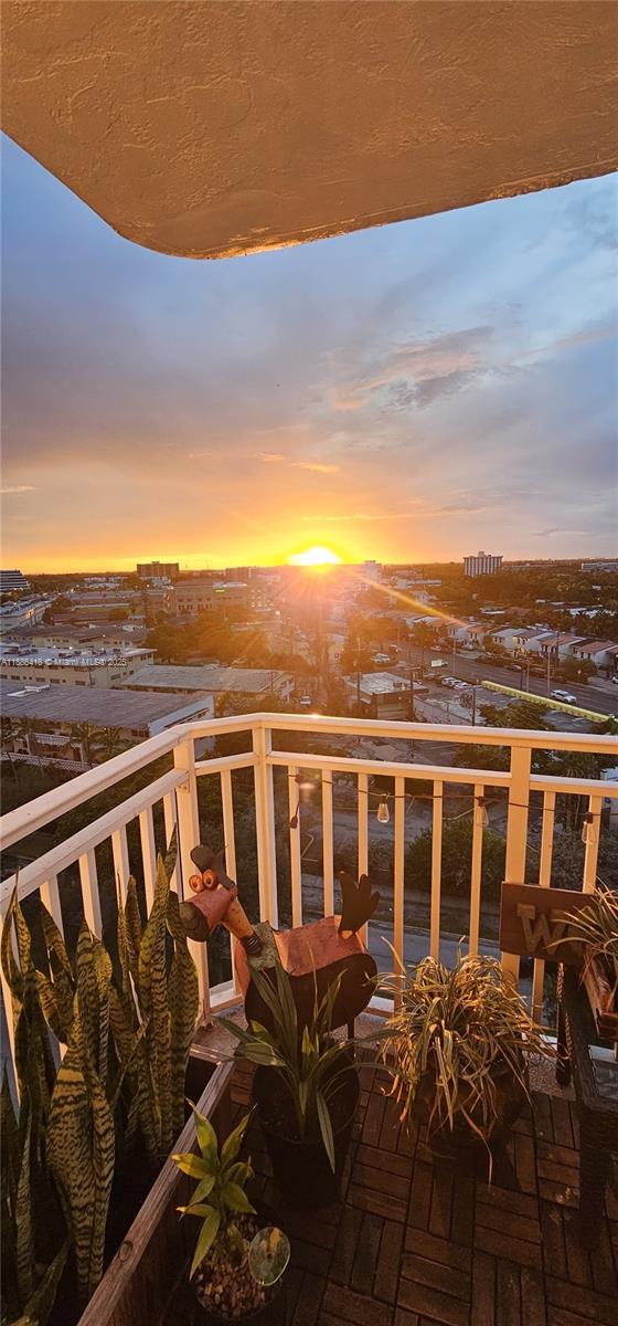 BAYVIEW TOWERS CONDO SOUT - Residential