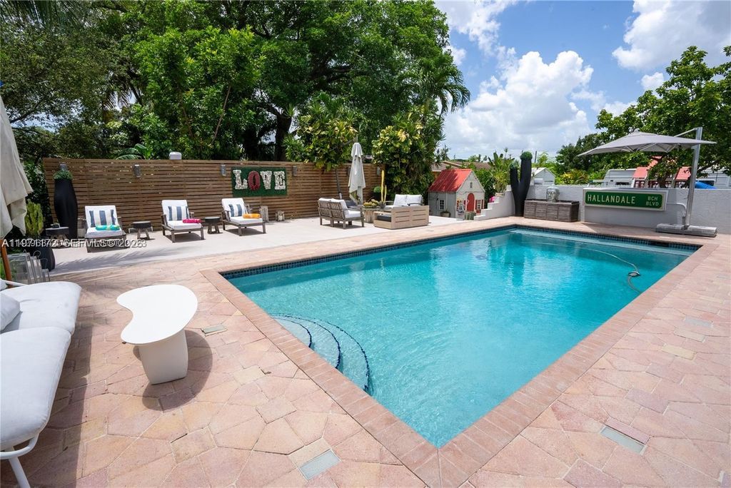 Photo of 31 SW 6th St, Hallandale Beach, FL 33009 (MLS # A11971172)