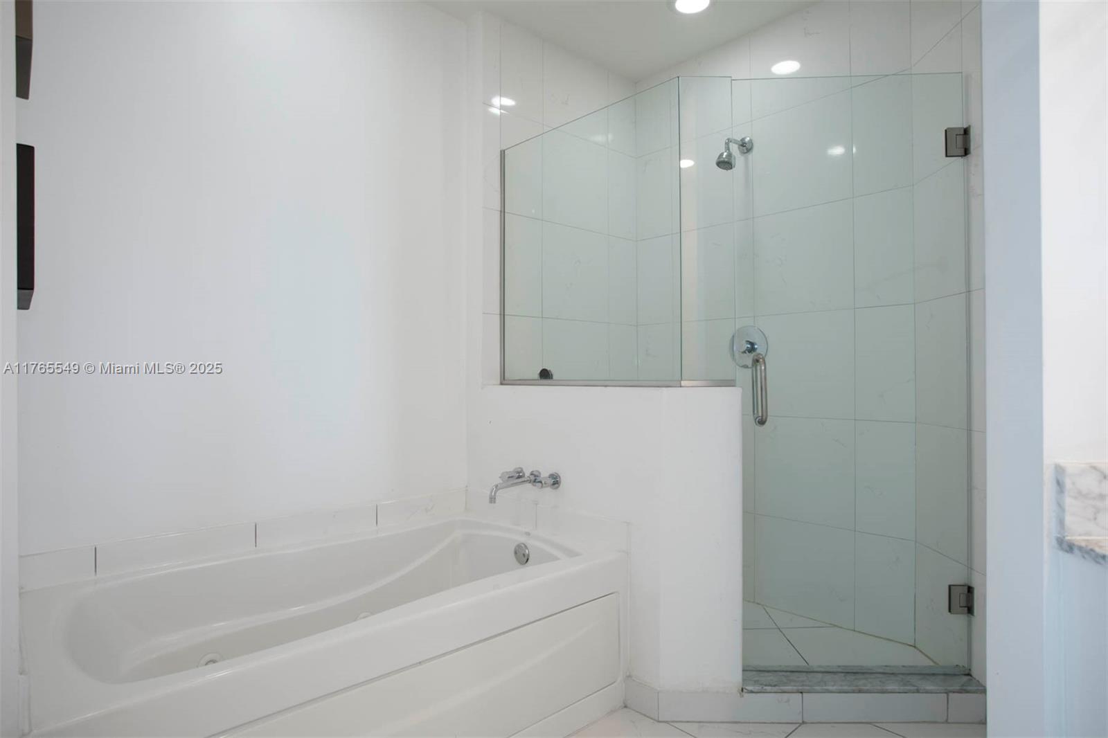 500 BRICKELL WEST CONDO - Residential