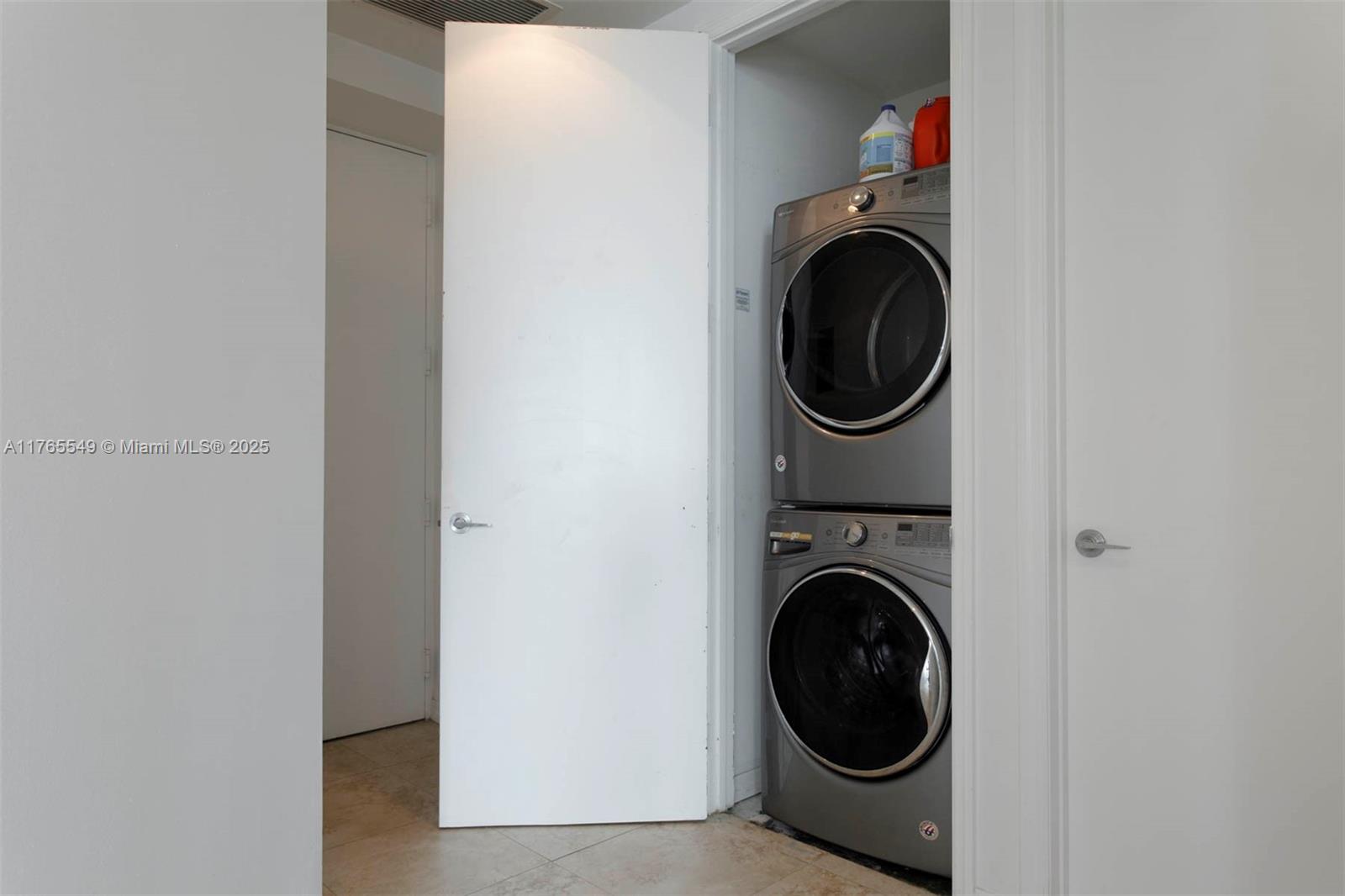 500 BRICKELL WEST CONDO - Residential