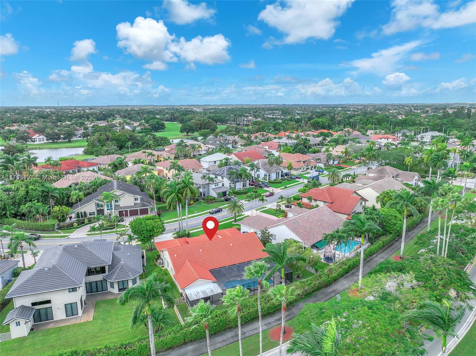 821 E Cypress Pointe Dr E