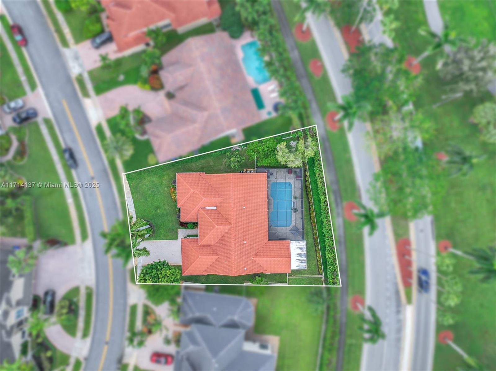 821 E Cypress Pointe Dr E