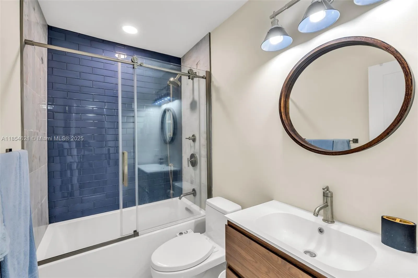 Coral Gables, Florida 33146, United States, 1 Bedroom Bedrooms, ,1 BathroomBathrooms,Residential,Active,188434