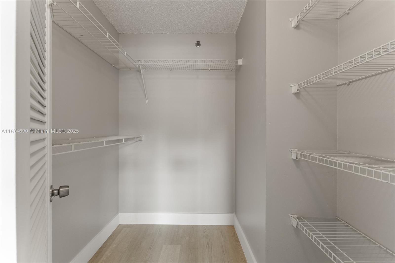 ROLLING HILLS GOLF AND TE - Residential Lease