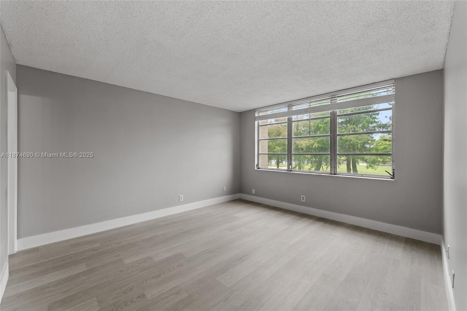 ROLLING HILLS GOLF AND TE - Residential Lease