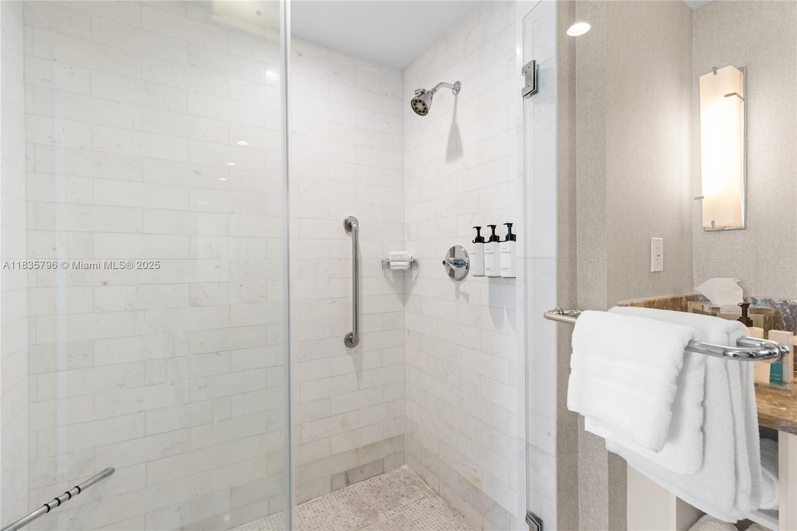 551 FLB CONDOMINIUM HOTEL - Residential