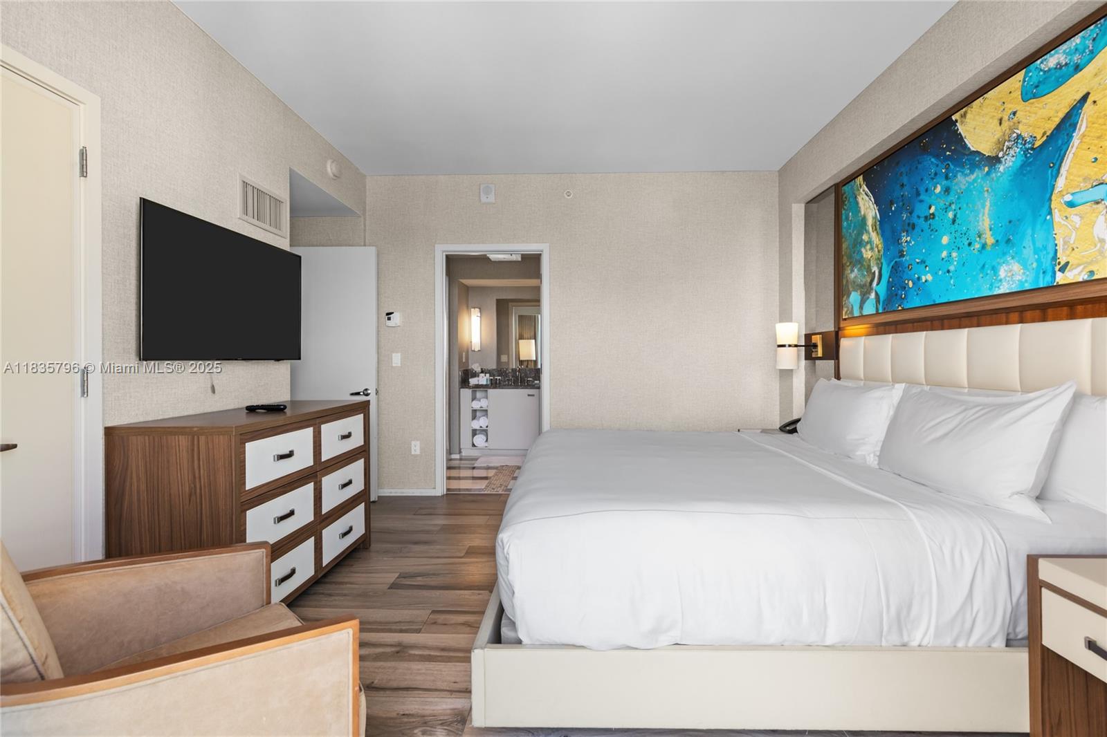 551 FLB CONDOMINIUM HOTEL - Residential