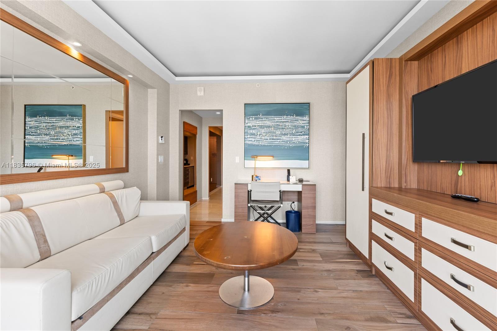 551 FLB CONDOMINIUM HOTEL - Residential