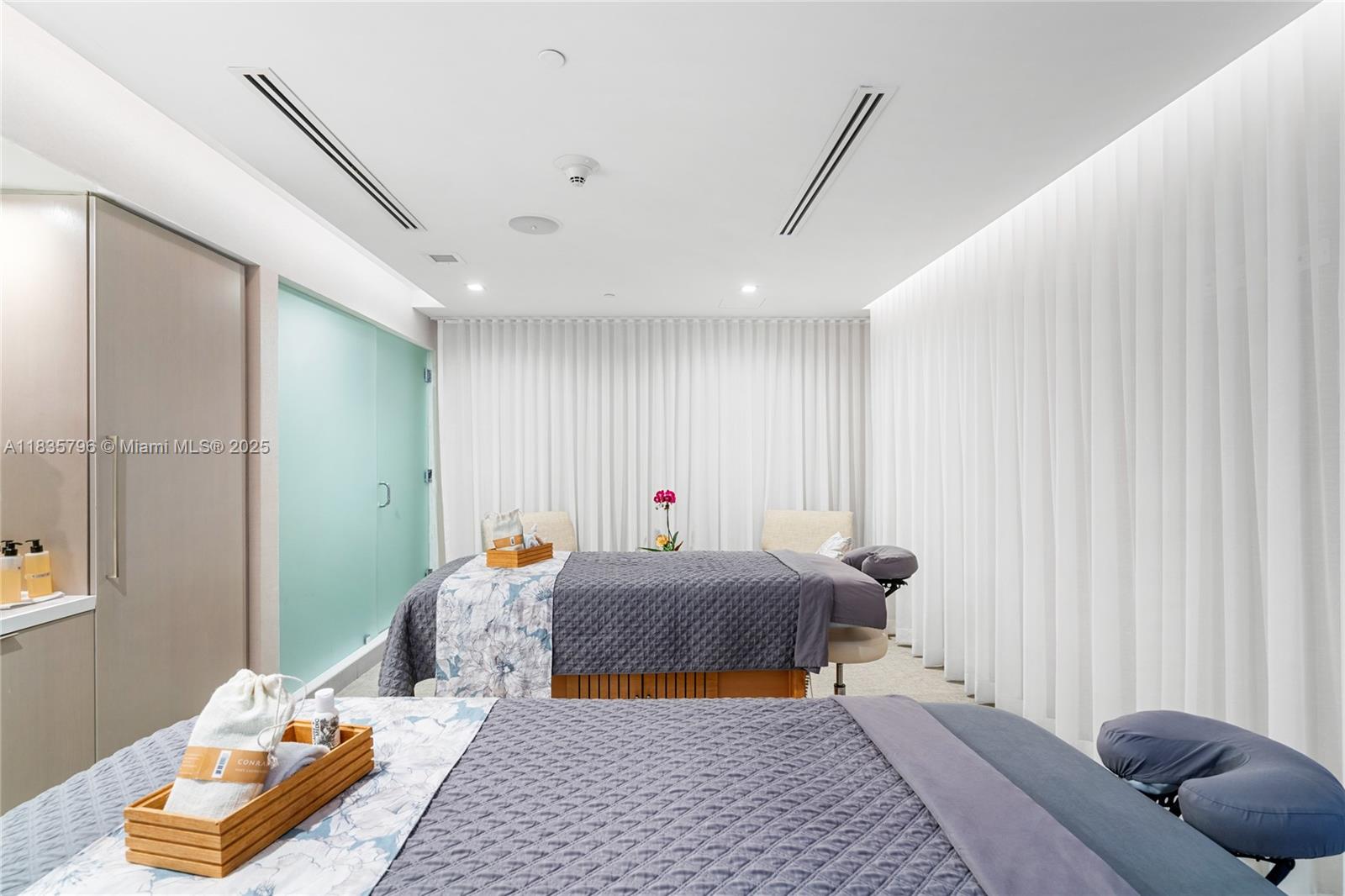 551 FLB CONDOMINIUM HOTEL - Residential