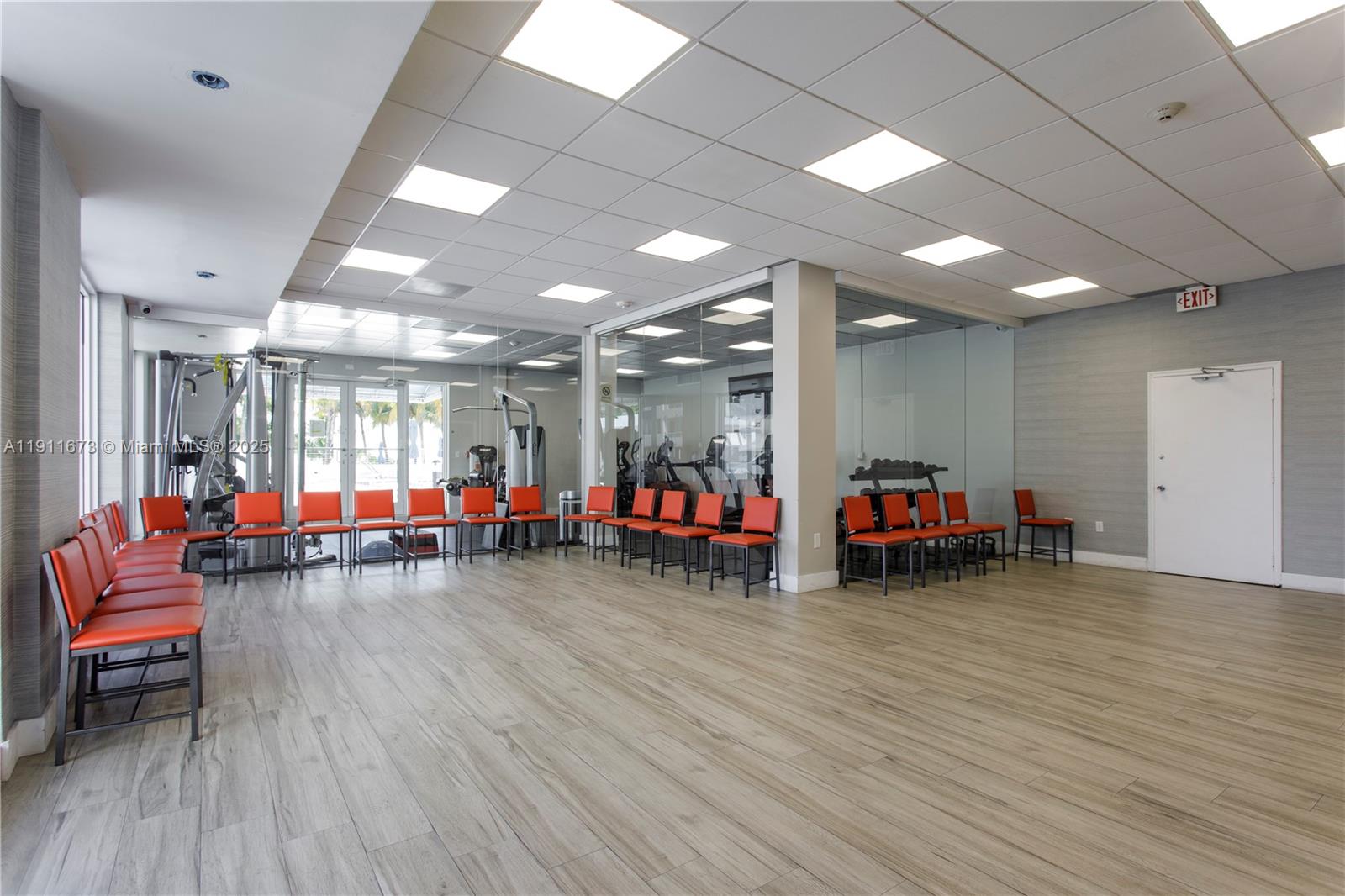 0HE CARRIAGE CLUB SOUTH C - Residential