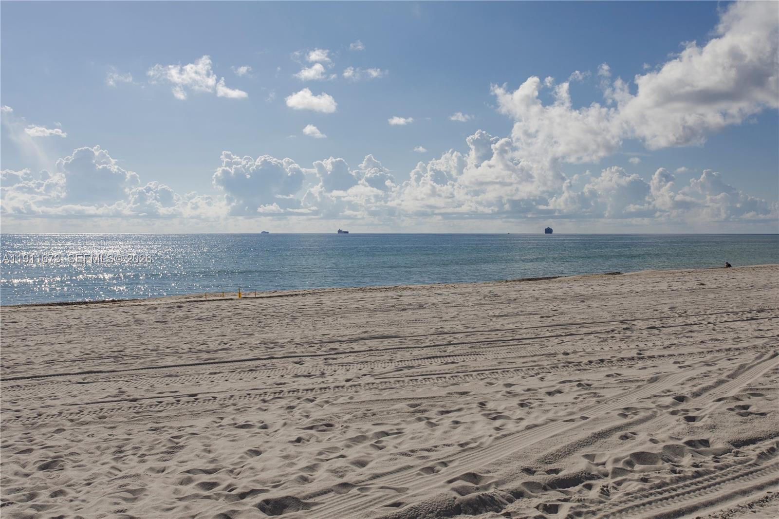 0HE CARRIAGE CLUB SOUTH C - Residential