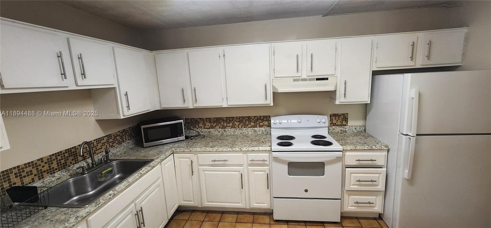 NARANJA LAKES CONDO NO 5 - Residential Lease