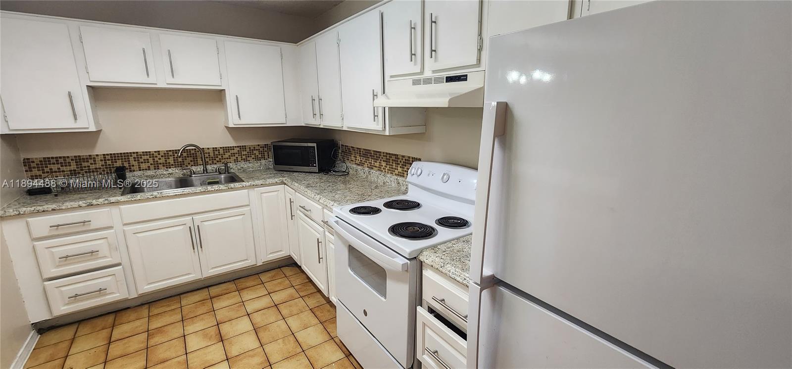 NARANJA LAKES CONDO NO 5 - Residential Lease
