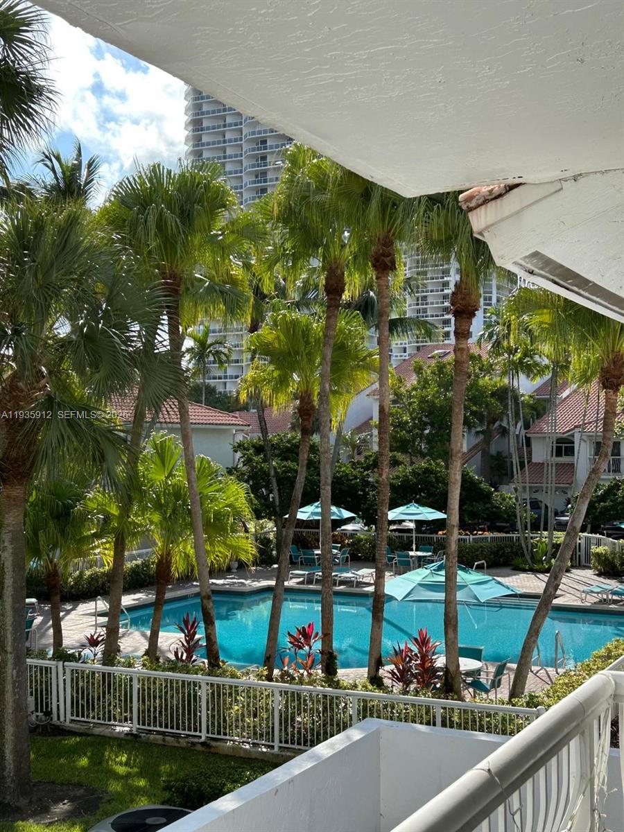 GOLDEN POINTE - Residential