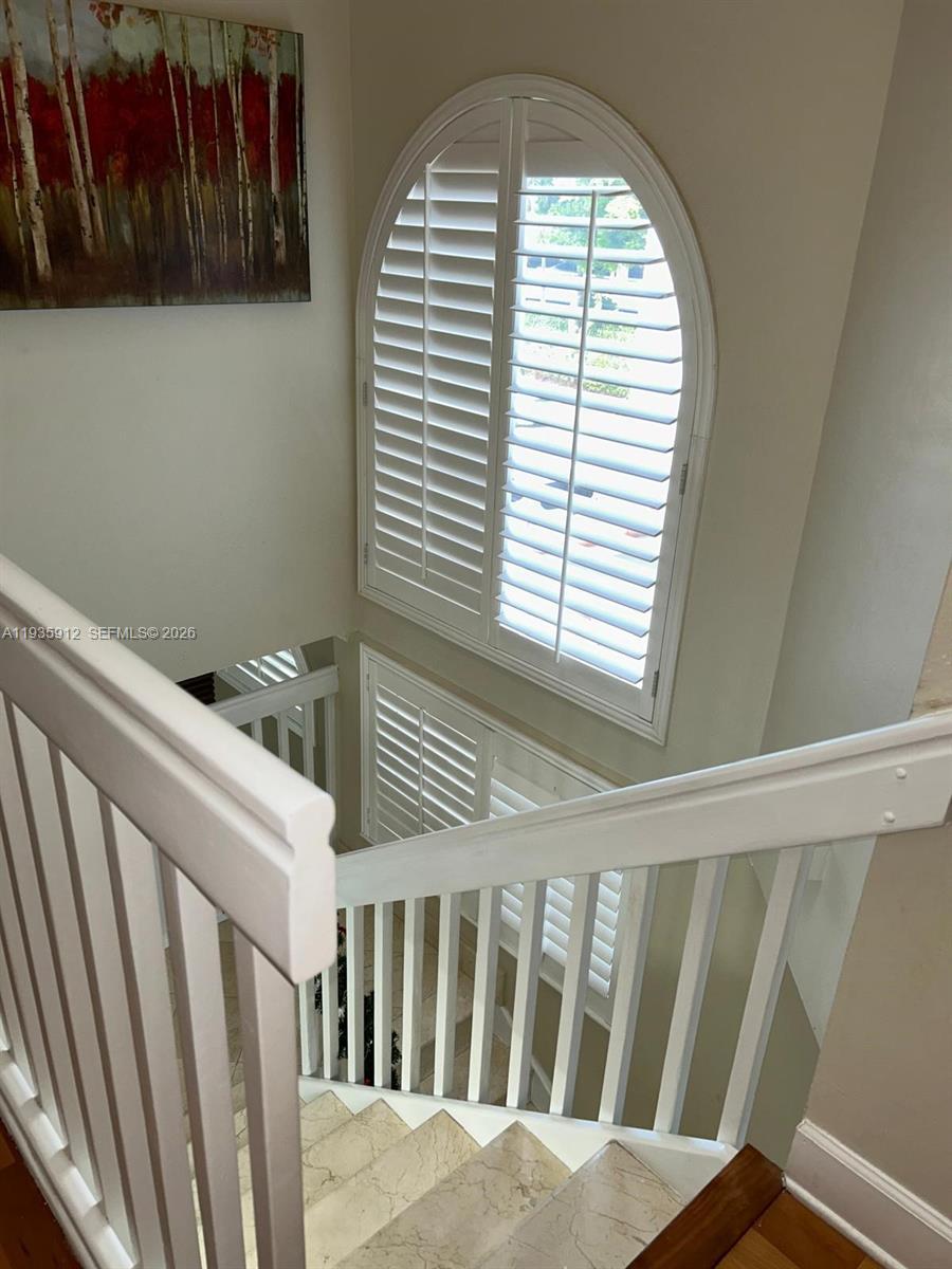 GOLDEN POINTE - Residential