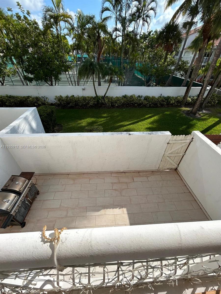 GOLDEN POINTE - Residential