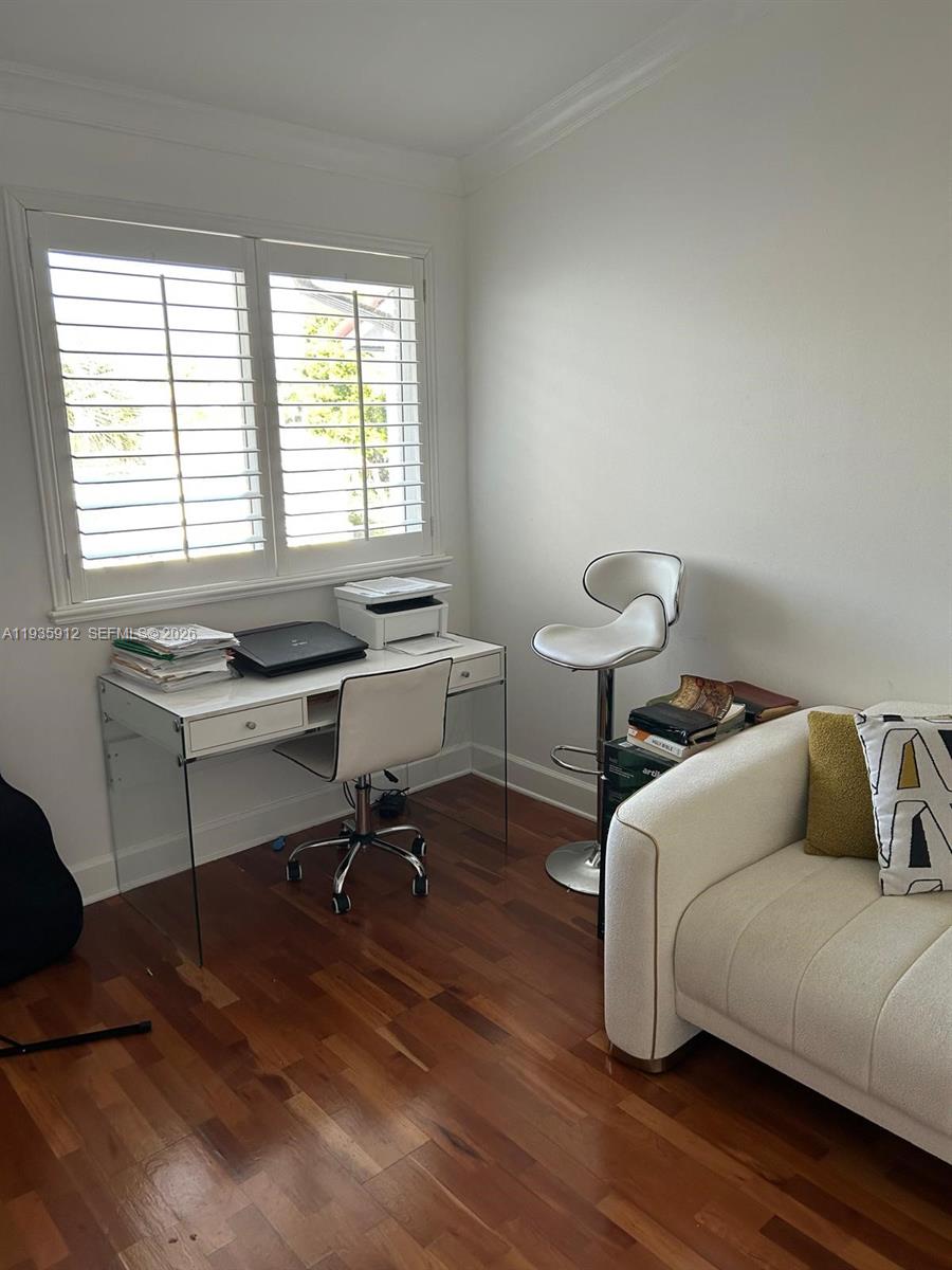 GOLDEN POINTE - Residential