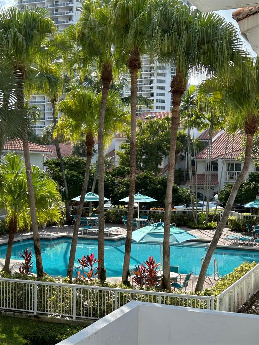 GOLDEN POINTE - Residential