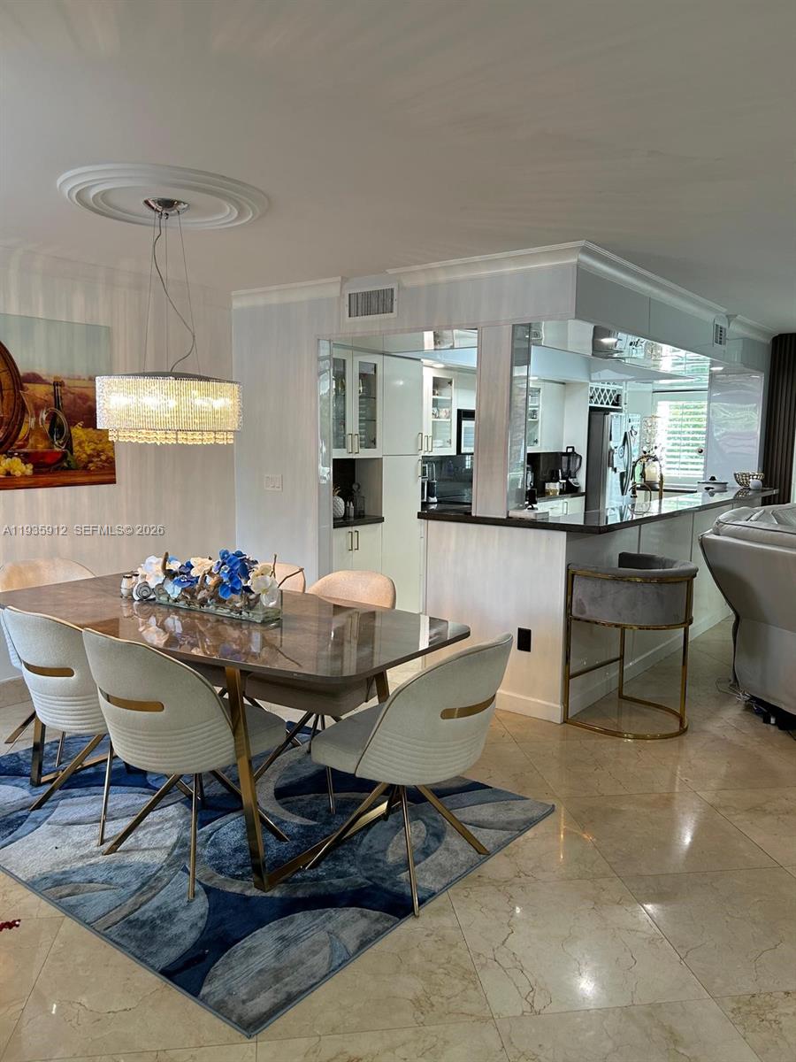 GOLDEN POINTE - Residential