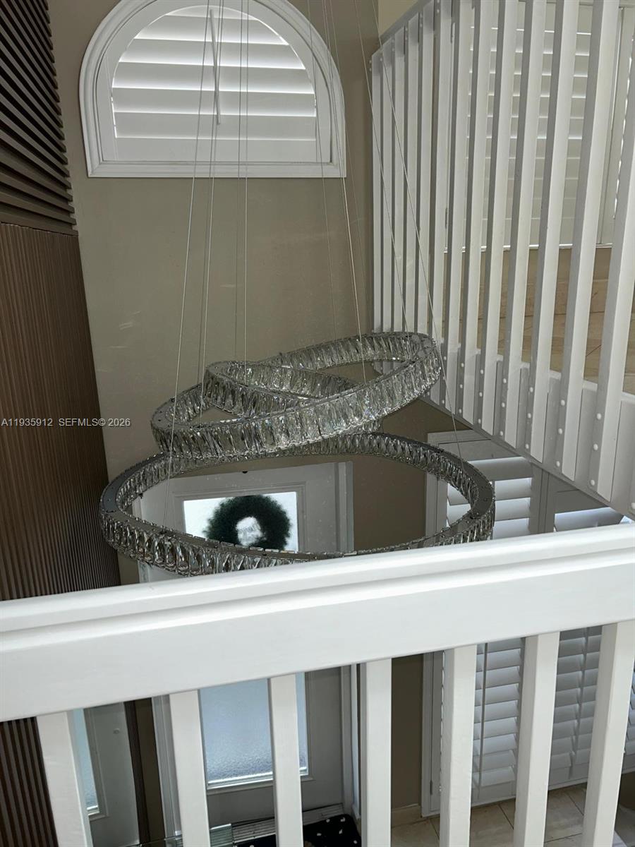 GOLDEN POINTE - Residential