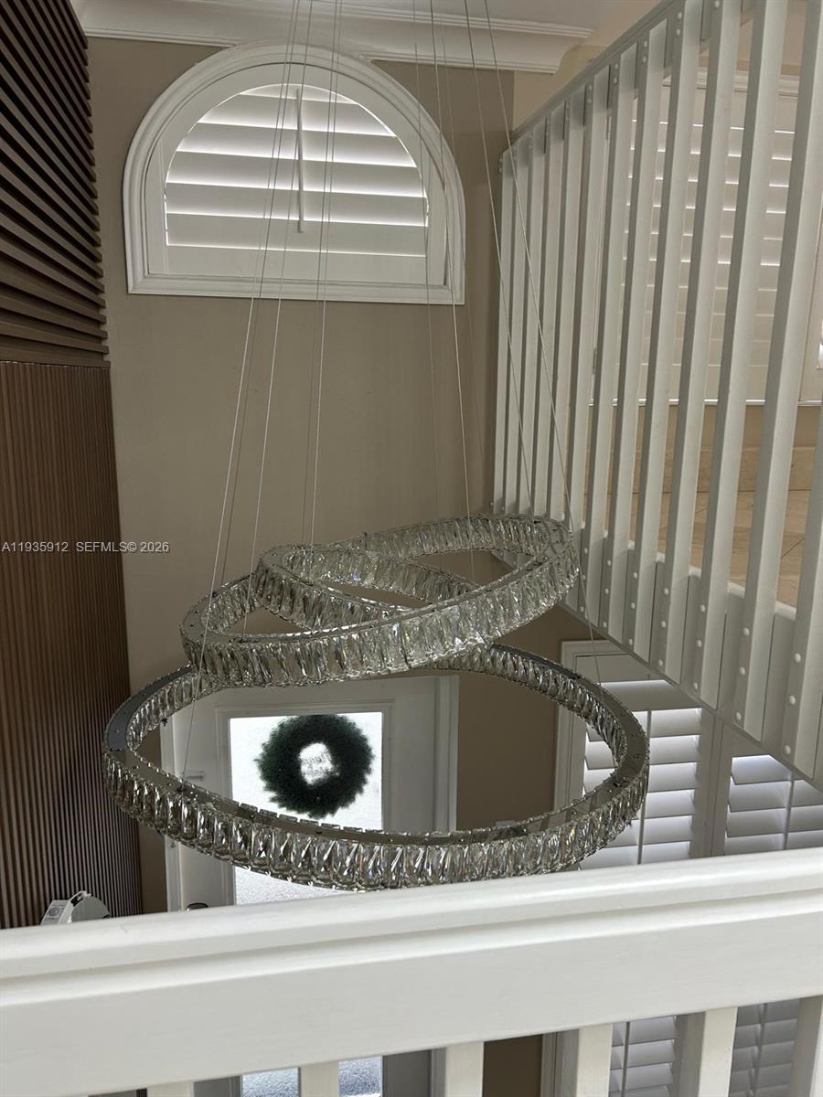 GOLDEN POINTE - Residential