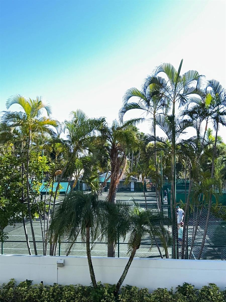 GOLDEN POINTE - Residential