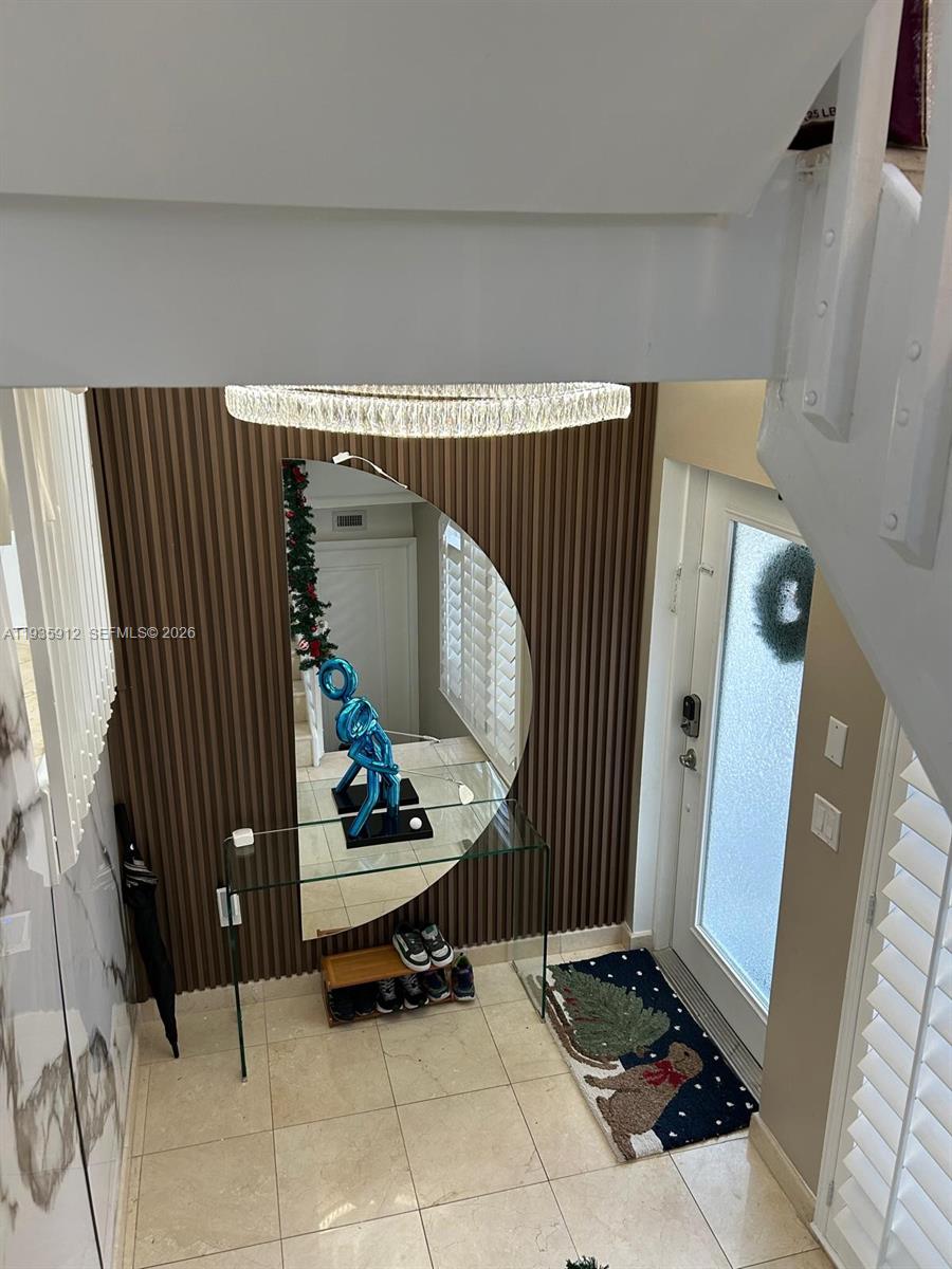 GOLDEN POINTE - Residential