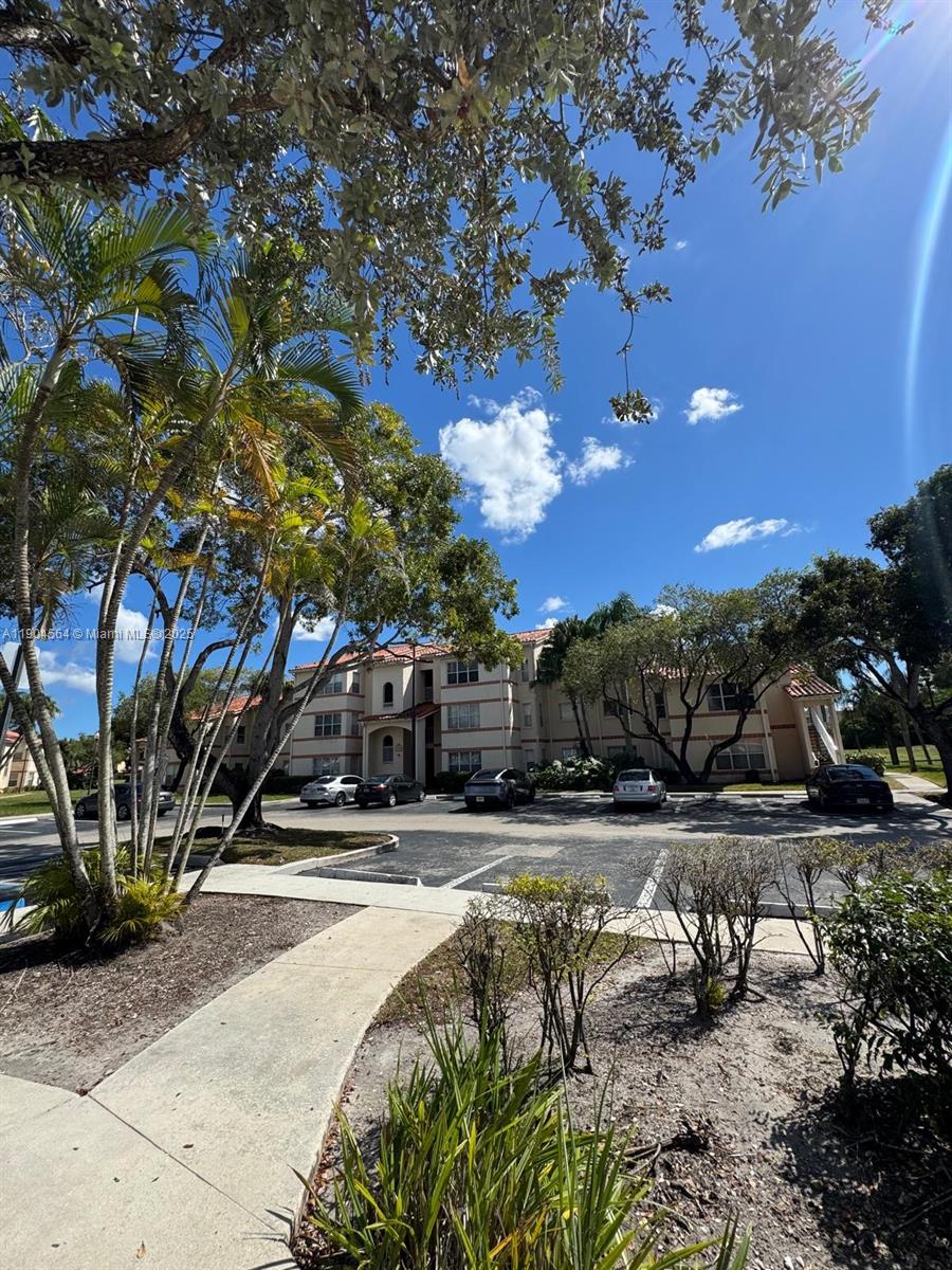 CORAL KEY CONDO - Residential