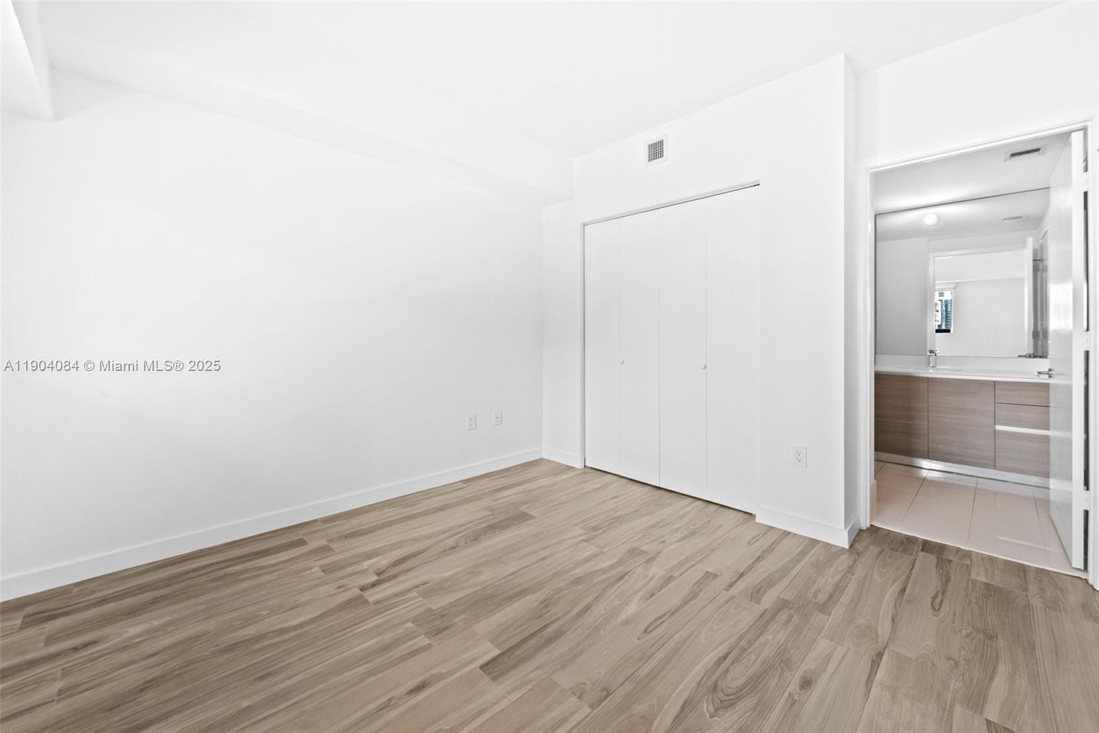 ICON BAY CONDO - Residential Lease