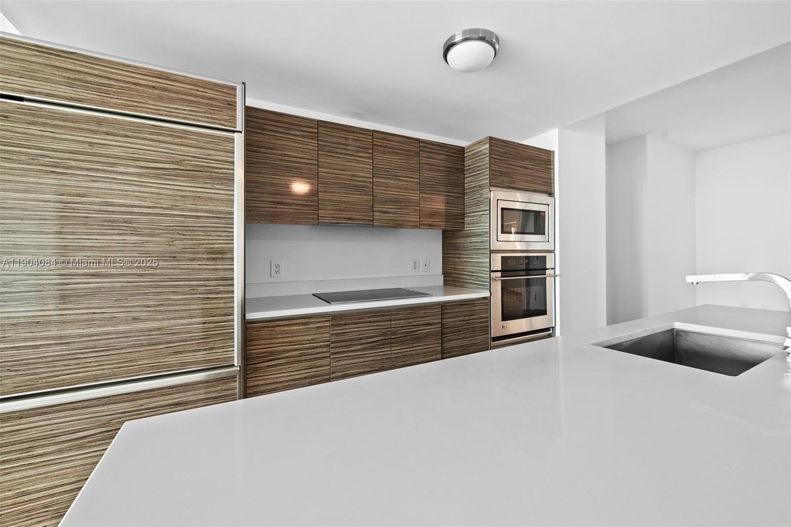 ICON BAY CONDO - Residential Lease