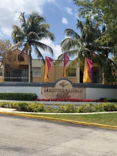 GREAT 2 BEDROOMS 2 BATH UNIT IN A HIGH DEMAND LOCATION!! GREAT FOR INVESTORS!! YOU CAN RENT RIGHT AWAY!! WASHER AND DRYER INSIDE!! GATED COMMUNITY. CLOSE TO EVERYTHING!!