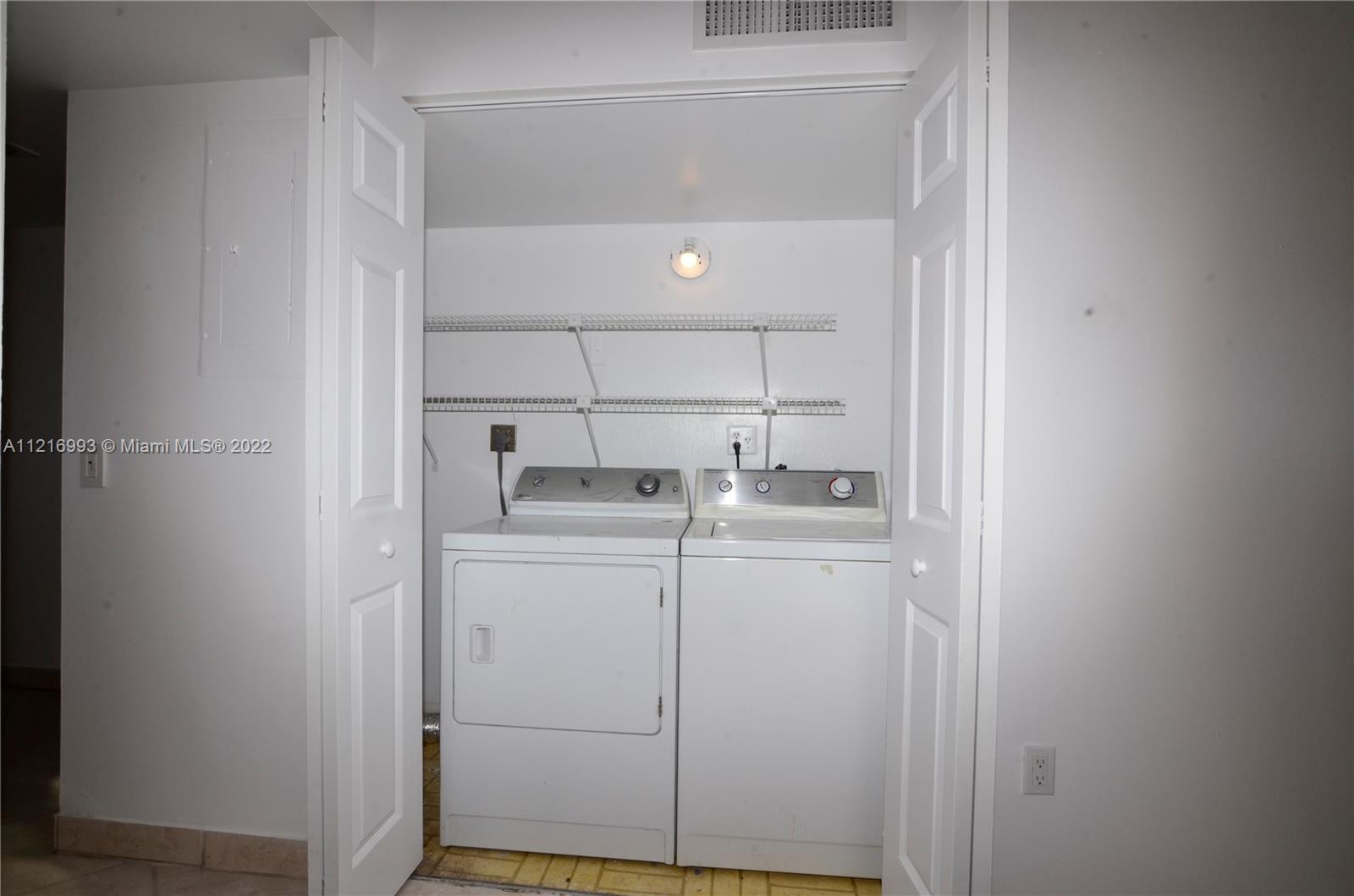 CROSSINGS VILG HOMES COND - Residential Lease