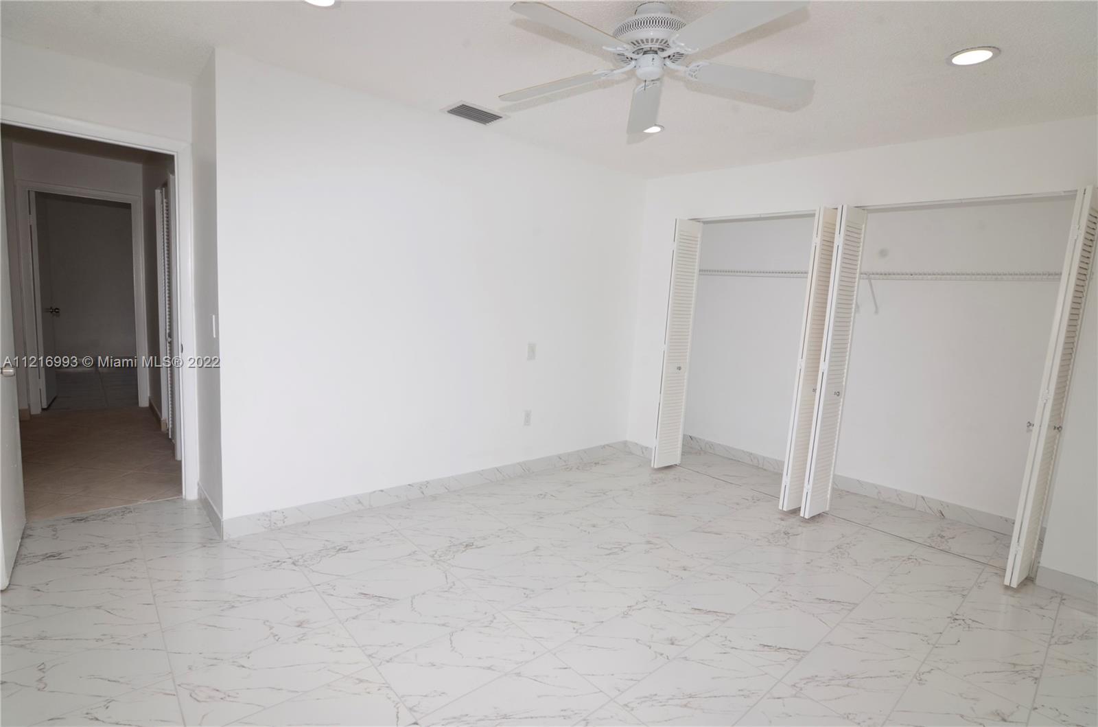 CROSSINGS VILG HOMES COND - Residential Lease