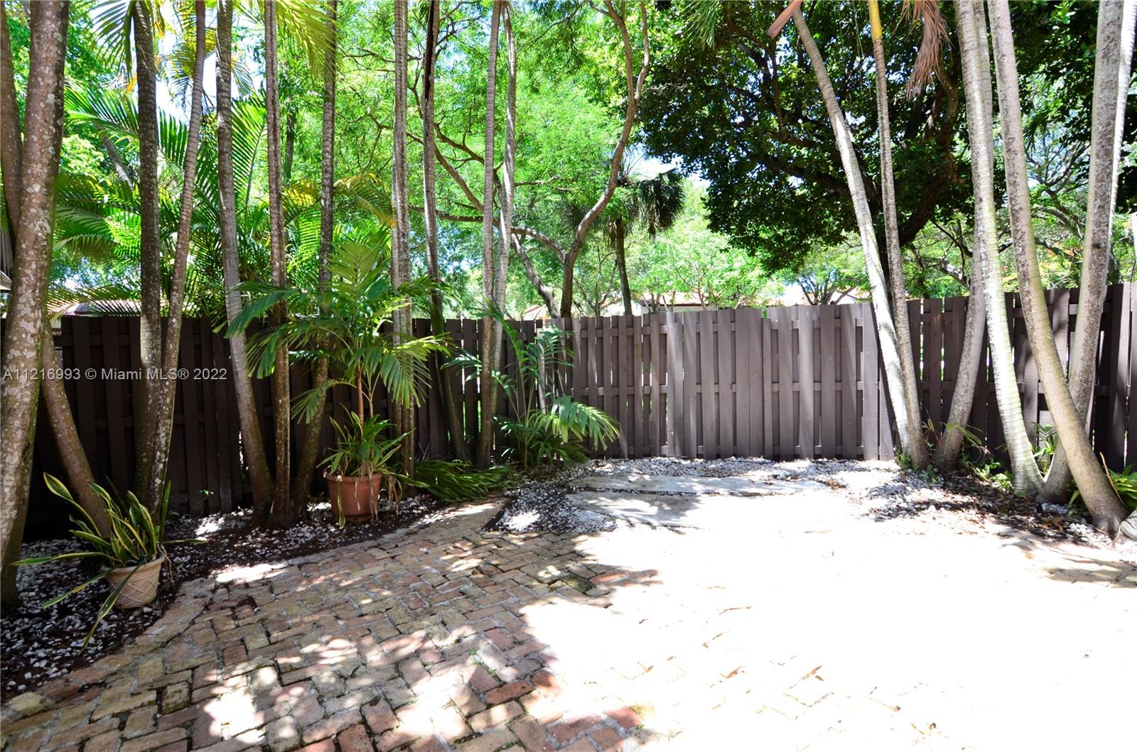 CROSSINGS VILG HOMES COND - Residential Lease