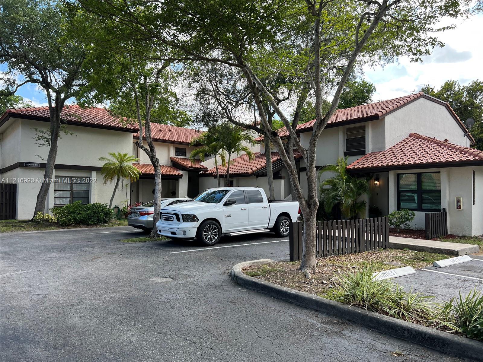 CROSSINGS VILG HOMES COND - Residential Lease