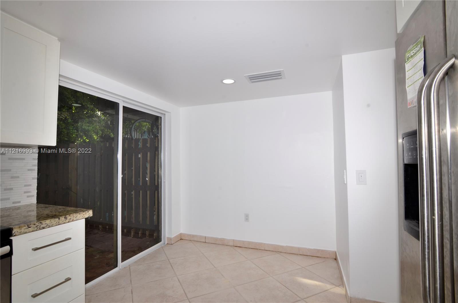 CROSSINGS VILG HOMES COND - Residential Lease