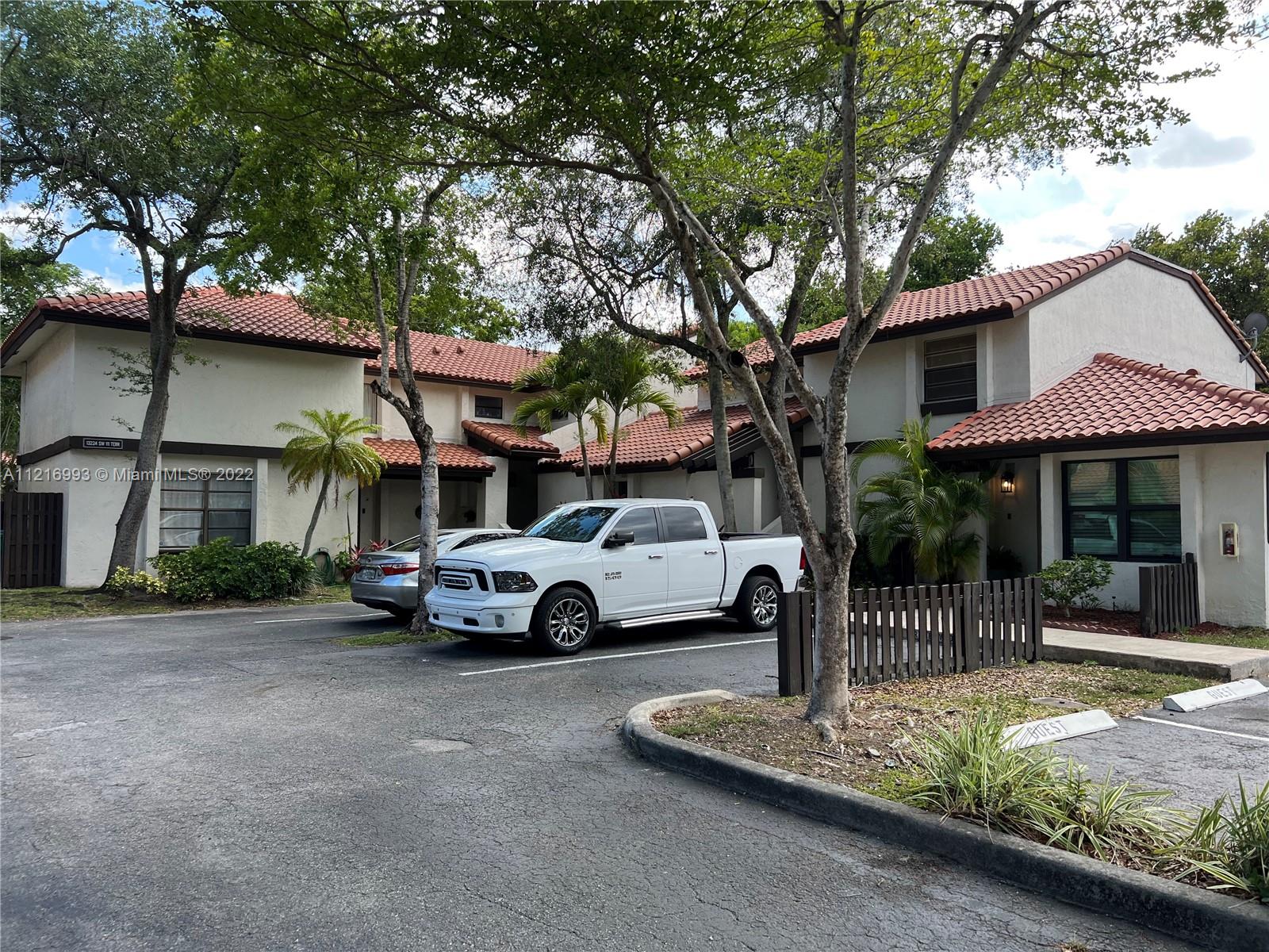 CROSSINGS VILG HOMES COND - Residential Lease