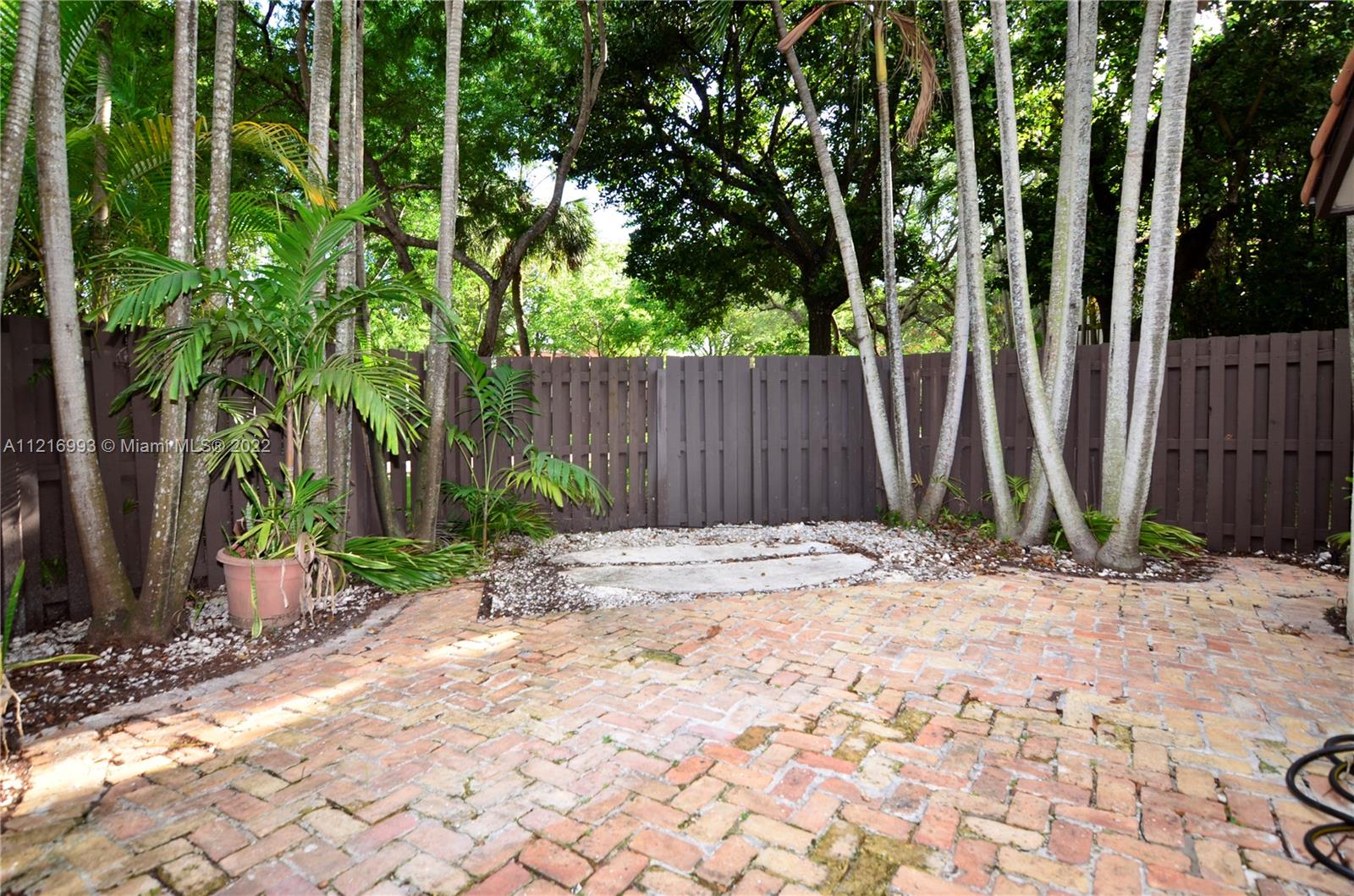 CROSSINGS VILG HOMES COND - Residential Lease