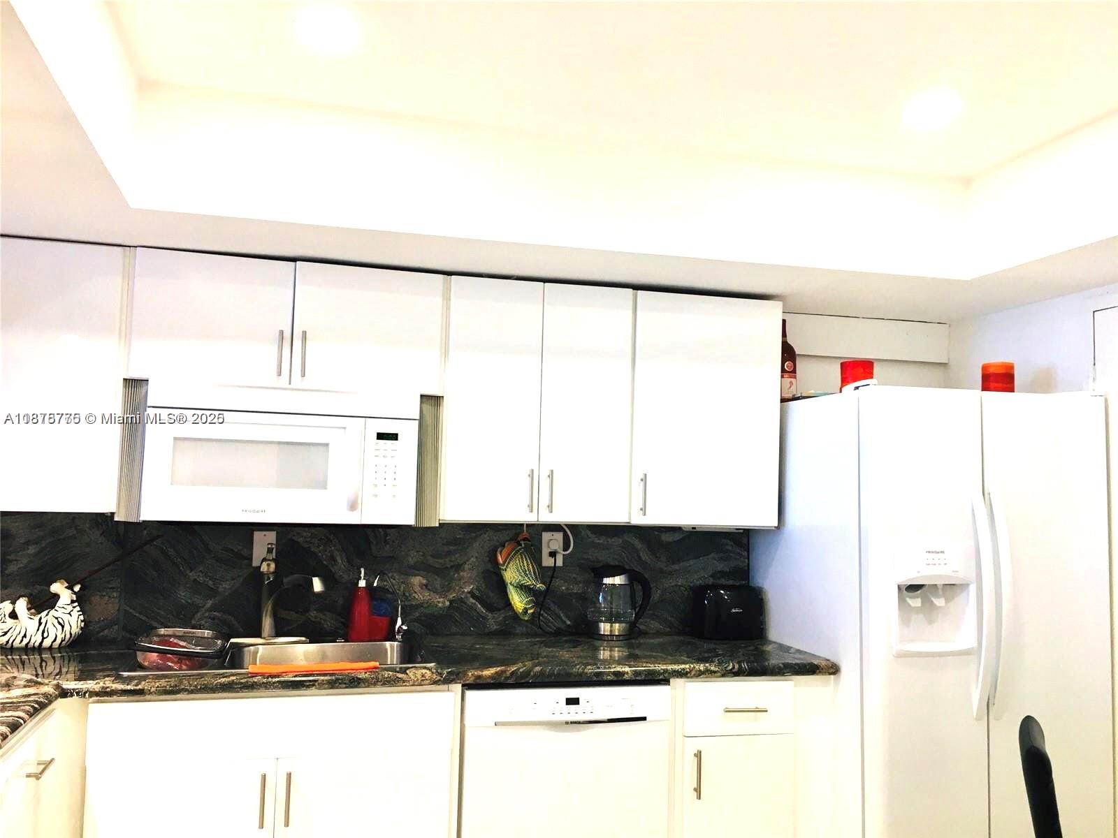 BUCKLEY TOWERS CONDO - EA - Residential