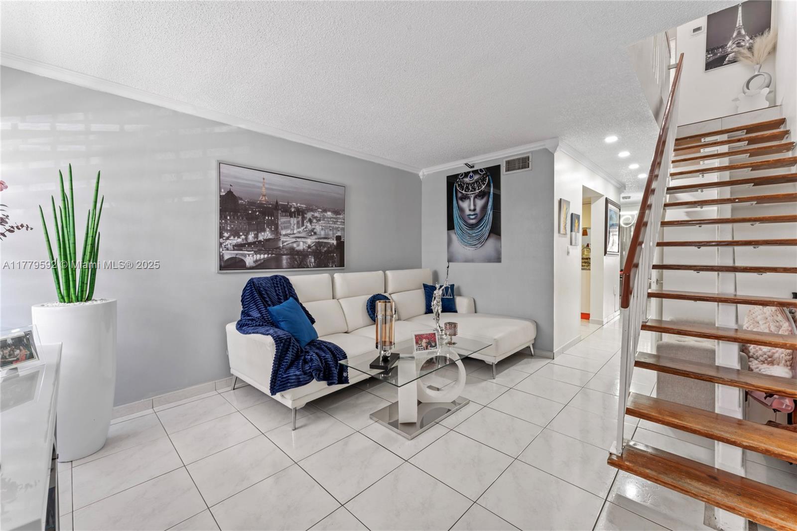 5386 W 24th Ave 109