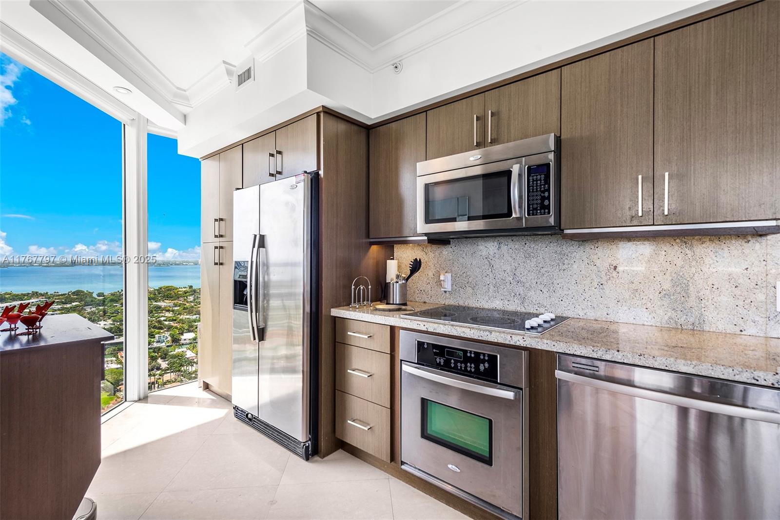 GREEN DIAMOND CONDO - Residential Lease