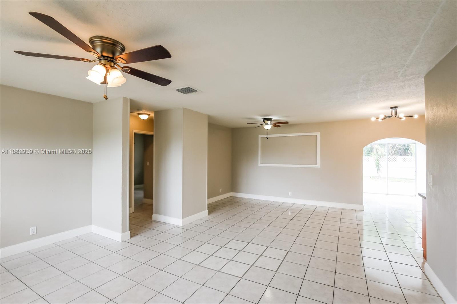 TWIN LAKES HOMES - Residential Lease