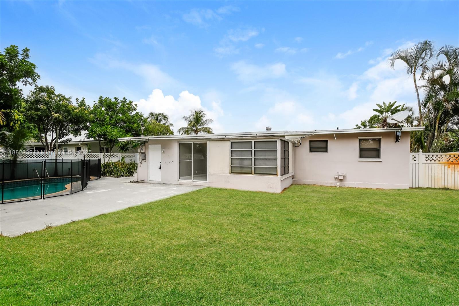 TWIN LAKES HOMES - Residential Lease