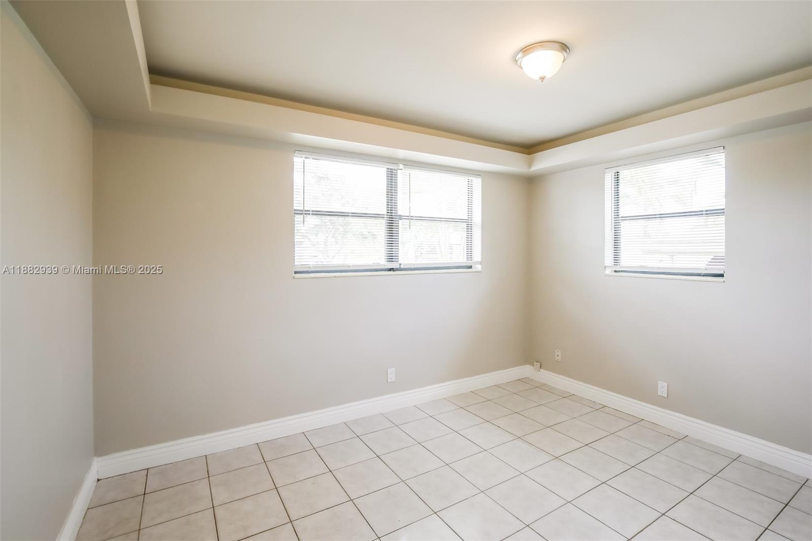 TWIN LAKES HOMES - Residential Lease