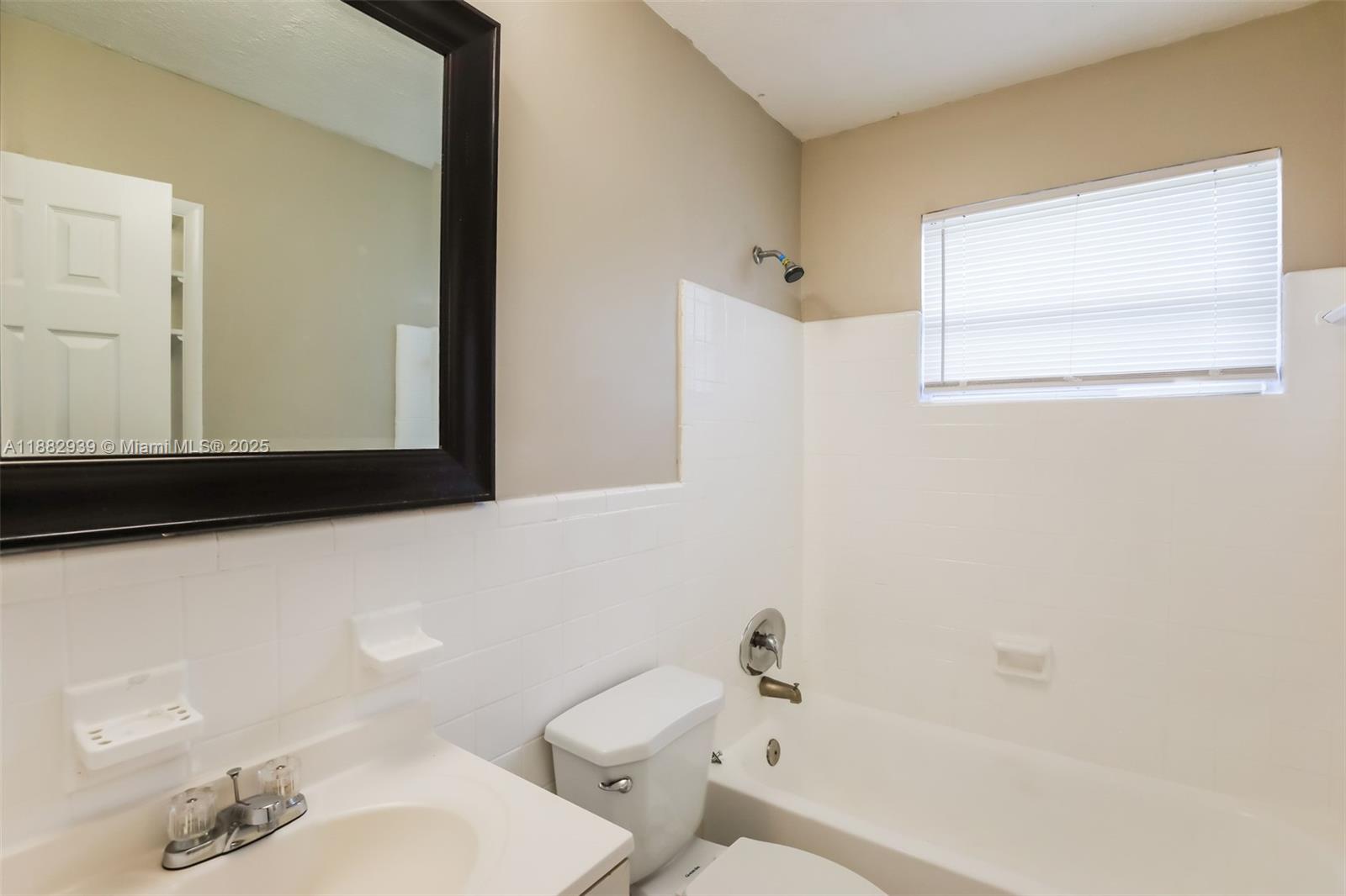 TWIN LAKES HOMES - Residential Lease